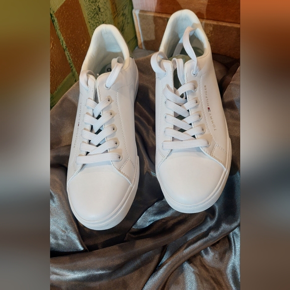 Tommy Hilfiger Shoes - Tommy Hilfiger White Women's Sneakers